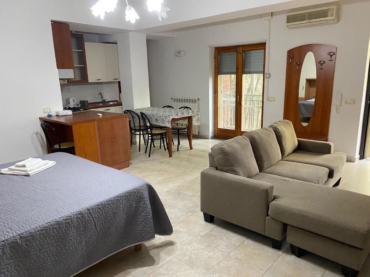 B&B Dionigi โครโตเน ภายนอก รูปภาพ