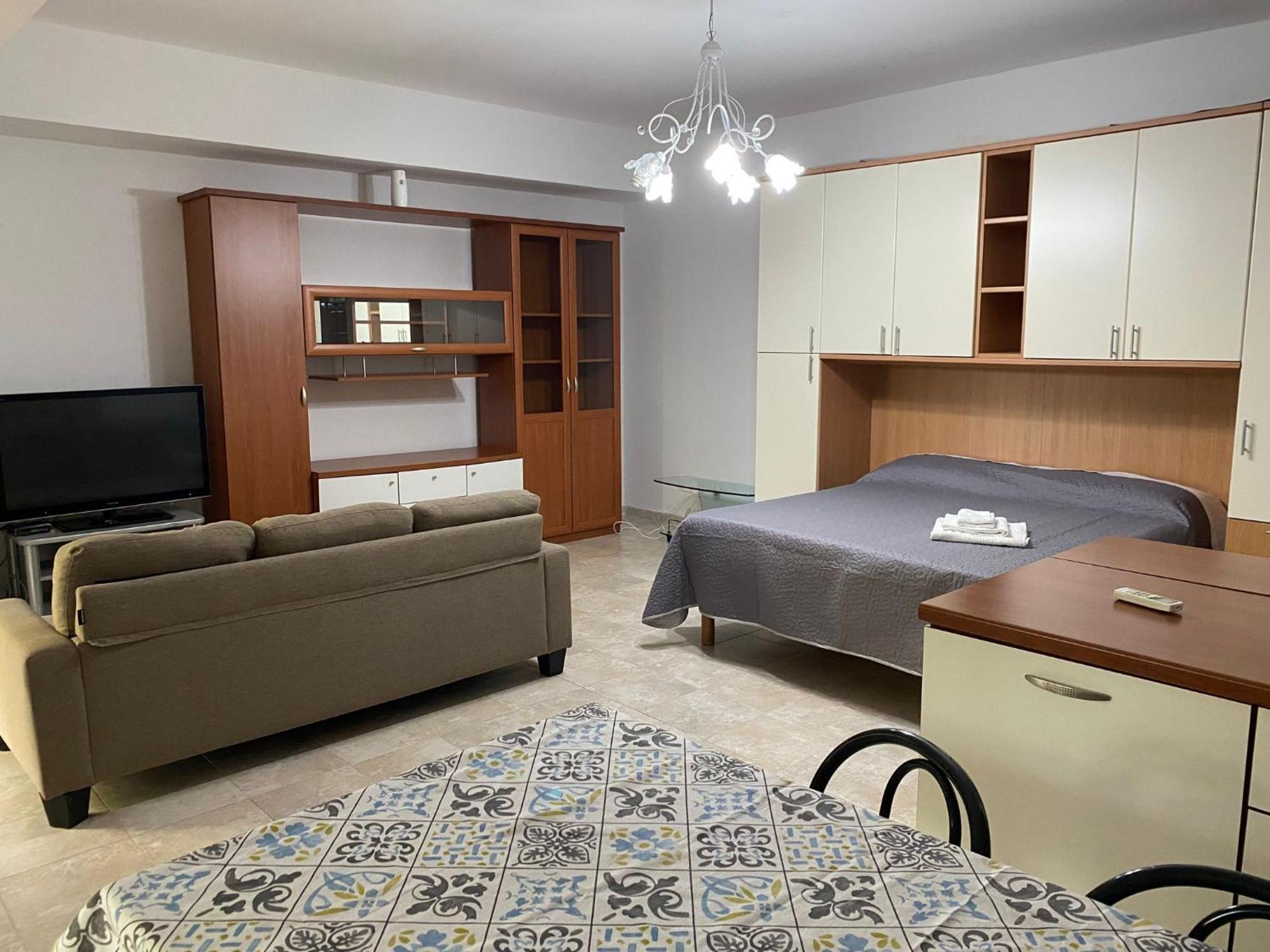 B&B Dionigi โครโตเน ภายนอก รูปภาพ